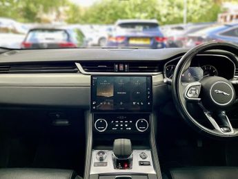 Jaguar F-PACE P250i R-Dynamic S