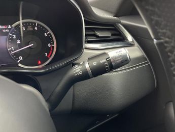 Jaguar F-PACE P250i R-Dynamic S