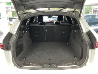 Jaguar F-PACE P250i R-Dynamic S