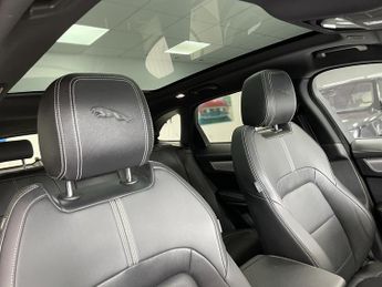 Jaguar F-PACE P400e R-Dynamic SE