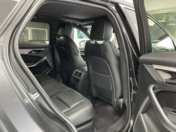 Jaguar F-PACE P400e R-Dynamic SE