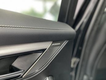 Jaguar F-PACE P400e R-Dynamic SE
