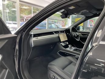 Jaguar F-PACE P400e R-Dynamic SE