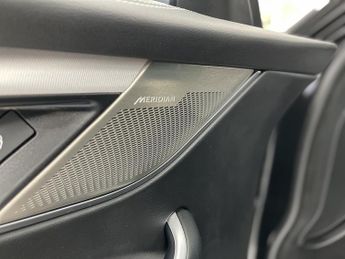 Jaguar F-PACE P400e R-Dynamic SE