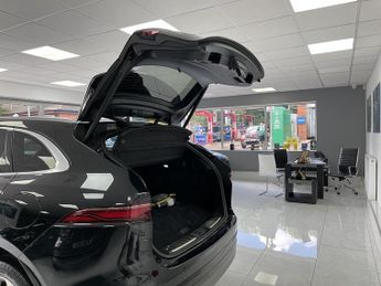 Jaguar F-PACE P400e R-Dynamic SE