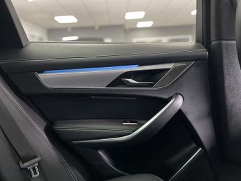Jaguar F-PACE P400e R-Dynamic SE
