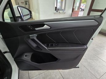 Volkswagen Tiguan TSI EVO R-Line Tech