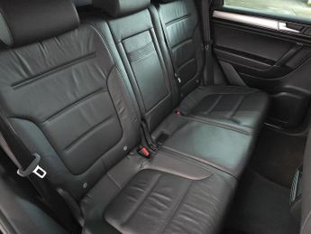 Volkswagen Touareg TDI V6 BlueMotion Tech R-Line