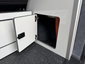 Volkswagen Transporter T6 T28 102 SWB Highline