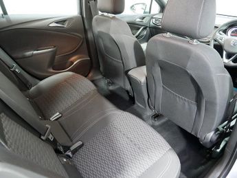 Vauxhall Astra CDTi BlueInjection SRi