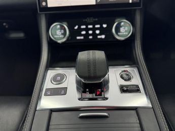 Jaguar F-PACE P250i R-Dynamic SE