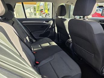 Volkswagen e-Golf 35.8kWh e-Golf Hatchback 5dr Electric Auto (136 ps)