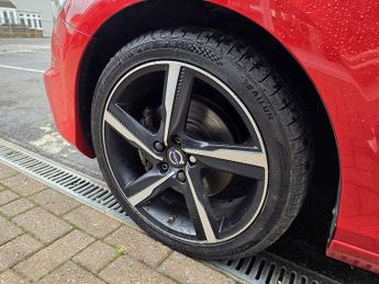 Volvo V40 1.6 D2 R-Design Hatchback 5dr Diesel Powershift Euro 5 (s/s) (11