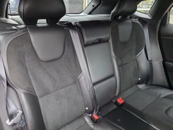 Volvo V40 1.6 D2 R-Design Hatchback 5dr Diesel Powershift Euro 5 (s/s) (11