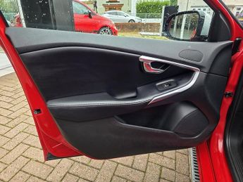 Volvo V40 1.6 D2 R-Design Hatchback 5dr Diesel Powershift Euro 5 (s/s) (11