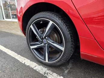 Volvo V40 1.6 D2 R-Design Hatchback 5dr Diesel Powershift Euro 5 (s/s) (11
