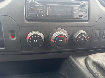 Renault Master ZE 31 33kWh Business Panel Van 5dr Electric Auto FWD LWB Medium