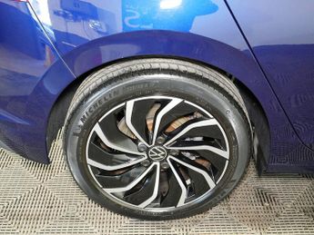 Volkswagen Golf TSI Life