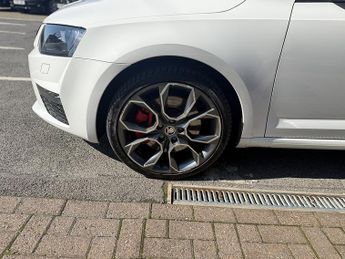 Skoda Octavia 2.0 TDI vRS Hatchback 5dr Diesel DSG Euro 5 (s/s) (184 ps)