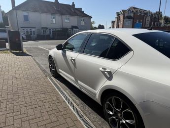 Skoda Octavia 2.0 TDI vRS Hatchback 5dr Diesel DSG Euro 5 (s/s) (184 ps)