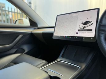 Tesla Model 3 Standard Range Plus Saloon 4dr Electric Auto RWD (241 bhp)