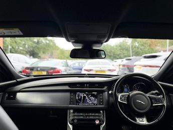 Jaguar XF d R-Sport