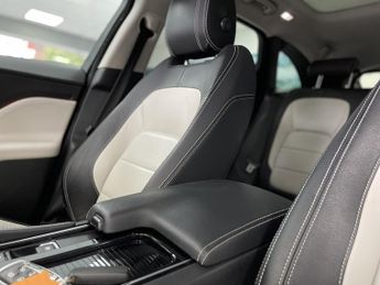 Jaguar F-PACE P250i R-Sport