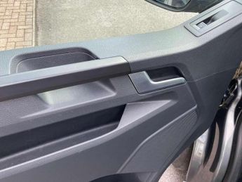 Volkswagen Transporter Shuttle Transporter Shuttle 2.0 TDI BlueMotion Tech SE COMBI / CAMPER  D