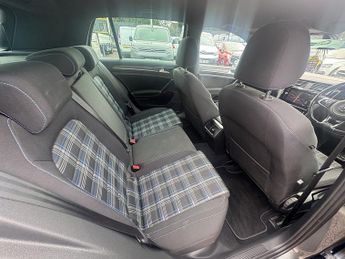 Volkswagen Golf TSI GTE Advance