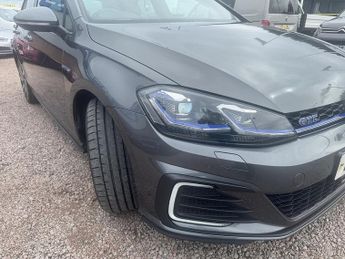 Volkswagen Golf TSI GTE Advance