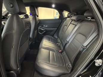 Jaguar E-PACE P300e R-Dynamic HSE