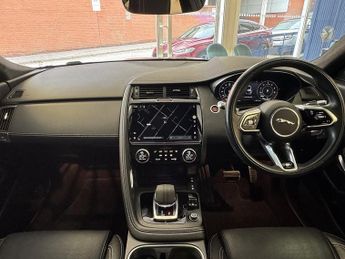 Jaguar E-PACE P300e R-Dynamic HSE