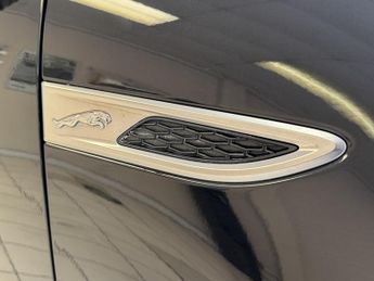 Jaguar E-PACE P300e R-Dynamic HSE