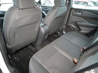 Nissan Qashqai DIG-T MHEV Acenta Premium