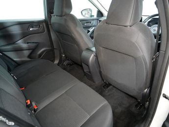 Nissan Qashqai DIG-T MHEV Acenta Premium