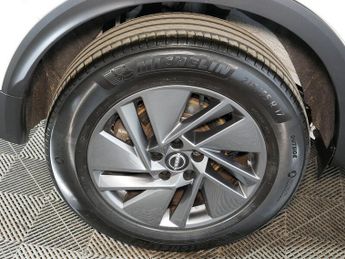 Nissan Qashqai DIG-T MHEV Acenta Premium