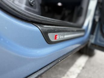 Audi Q3 2.0 TDI S line SUV 5dr Diesel S Tronic quattro Euro 5 (s/s) (177