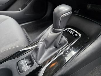 Toyota Corolla 1.8 VVT-h Icon Tech Hatchback 5dr Petrol Hybrid CVT Euro 6 (s/s)