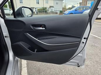 Toyota Corolla 1.8 VVT-h Icon Tech Hatchback 5dr Petrol Hybrid CVT Euro 6 (s/s)