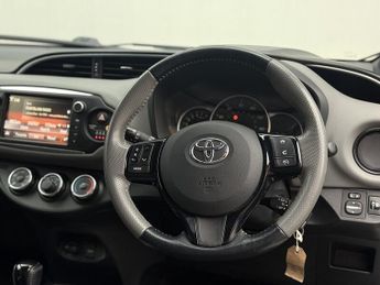 Toyota Yaris 1.33 Dual VVT-i Design Hatchback 5dr Petrol Multidrive S Euro 6 