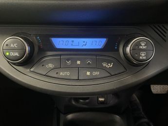 Toyota Yaris VVT-h Excel