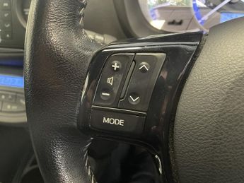 Toyota Yaris VVT-h Excel