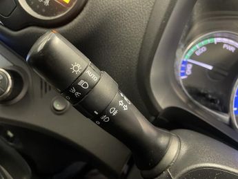 Toyota Yaris VVT-h Excel