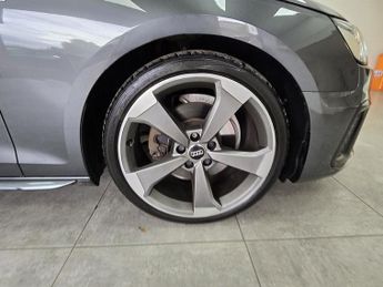 Audi A4 Avant TFSI Black Edition