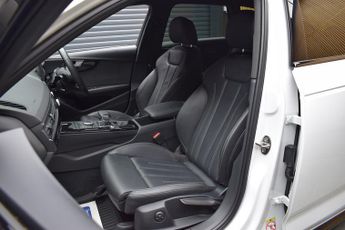 Audi A4 Avant 2.0 TDI Black Edition Estate 5dr Diesel S Tronic quattro Euro 6 