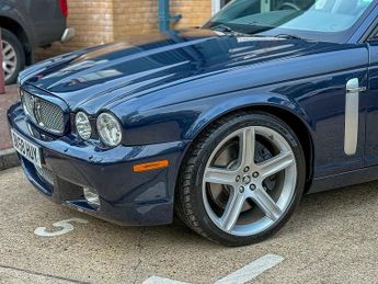 Jaguar XJR V8