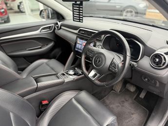 MG MG ZS 72.6kWh Trophy Long Range SUV 5dr Electric Auto (156 ps)
