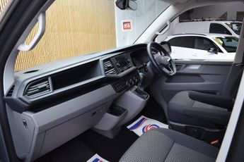 Volkswagen Transporter 2.0 TDI T32 Highline Kombi Double Cab 5dr Diesel DSG FWD SWB Eur