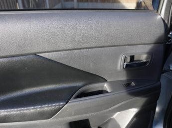 Mitsubishi Outlander h GX4h