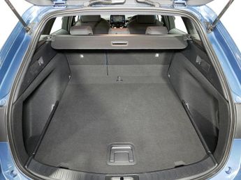 Toyota Corolla VVT-h Icon Tech